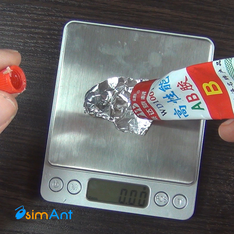 Смешивание двухкомпонентного эпоксидного клея