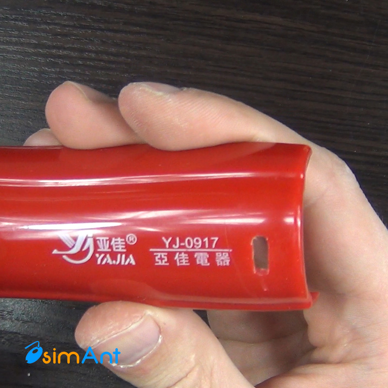 Высверленное отверстие для установки контроллера в корпусе фонарика