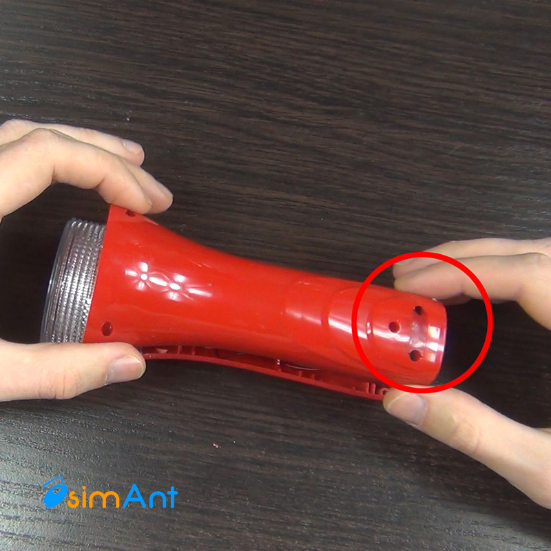 Место в корпусе фонарика для USB гнезда